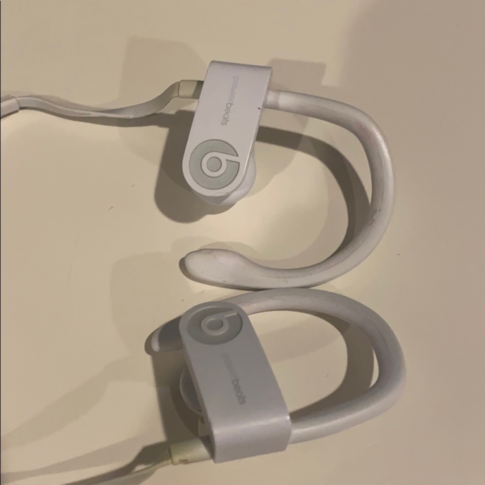 Wireless BOSE headphones